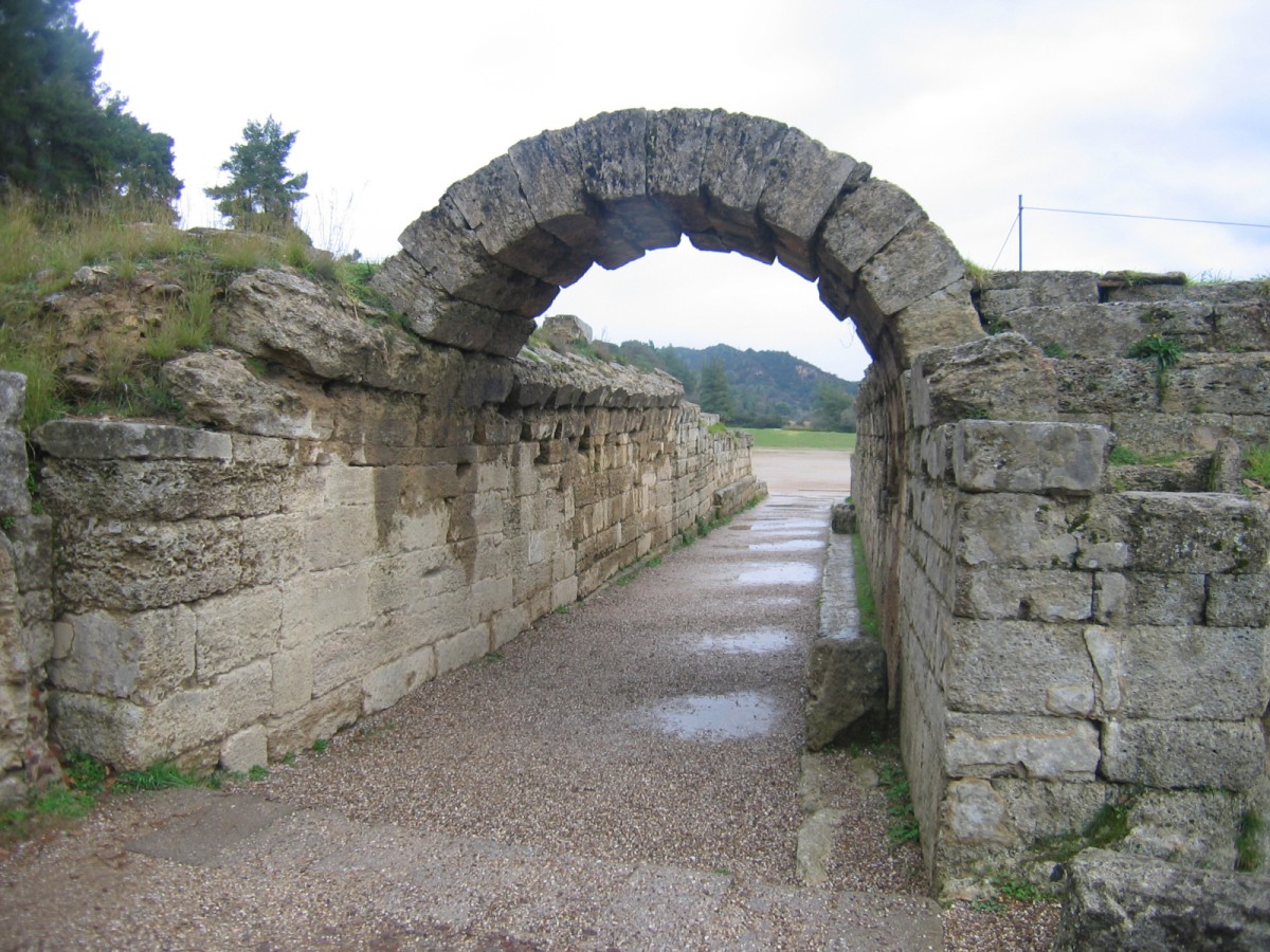 10 - Olympie - stade - couloir d'acces pour les athletes IMG.jpg